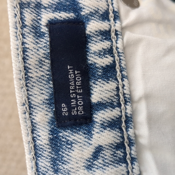 Gap acid wash cut off jeans , slim straight cut, size 26 Petite - Picture 3 of 4